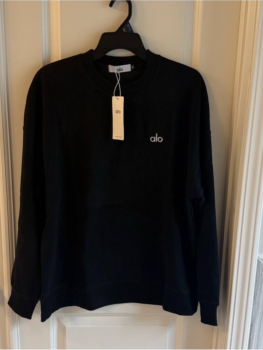 ALO Yoga Black Accolade crew neck Pullover & jogger pant coord
